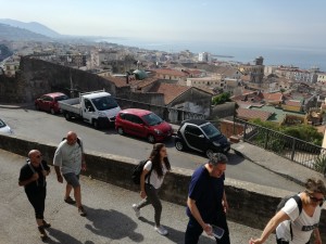 Si sale senza problemi attraverso il Centro storico di Salerno